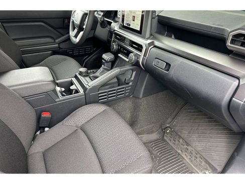 New 2026 Toyota 4Runner SR5 AWD/4WD image 17