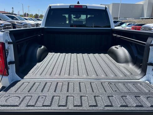 New 2026 RAM 1500 Laramie AWD/4WD image 18