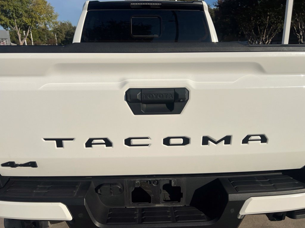 Used 2024 Toyota Tacoma SR5 AWD/4WD image 14