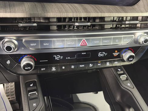 Used 2024 Kia Telluride SX image 30