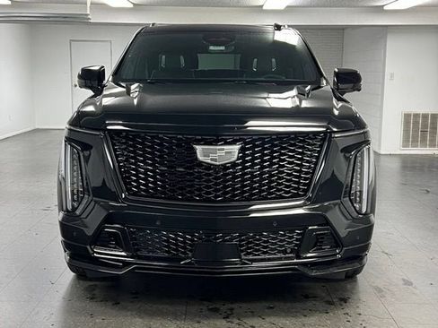 New 2026 Cadillac Escalade ESV V w/ LPO, ONYX Package AWD/4WD image 8