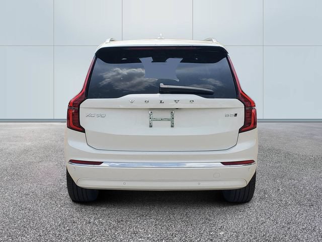 Certified 2025 Volvo XC90 B5 Ultra AWD/4WD image 5