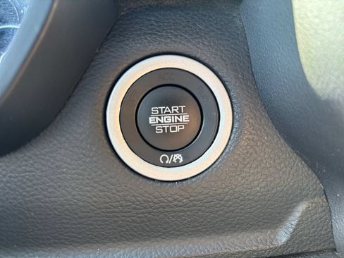 Used 2023 RAM 1500 Laramie AWD/4WD image 13