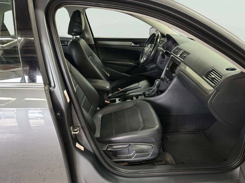 Used 2015 Volkswagen Passat 1.8T Limited Edition image 21