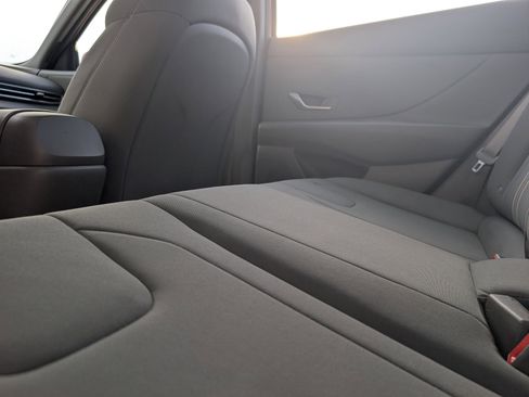 Used 2023 Hyundai Elantra SEL w/ Preferred Accessory Package image 13