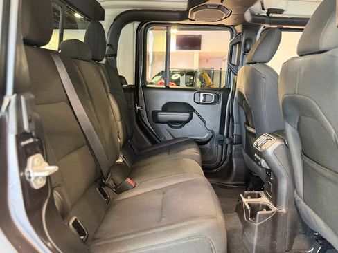 Used 2022 Jeep Gladiator Sport AWD/4WD image 12