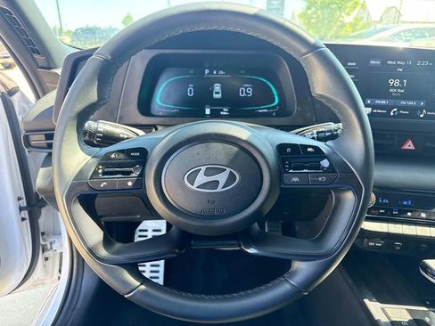 Used 2025 Hyundai Elantra Sport FWD image 28