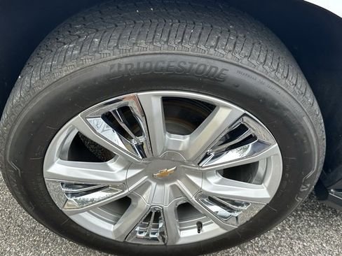 Used 2021 Chevrolet Suburban High Country image 28