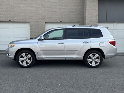 Used 2008 Toyota Highlander Limited AWD/4WD image 2