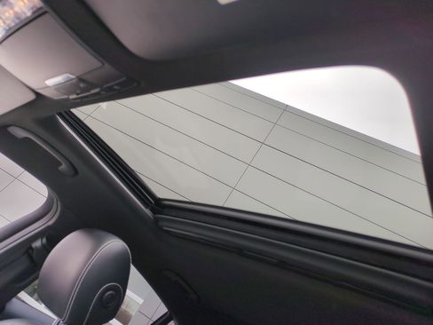 Used 2018 Mercedes-Benz GLC 43 AMG AMG GLC 43 image 16