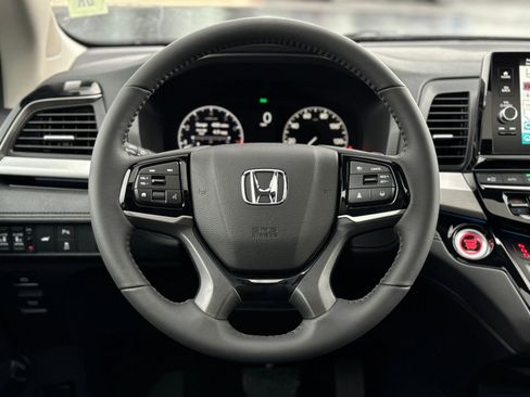 New 2026 Honda Odyssey Touring image 16