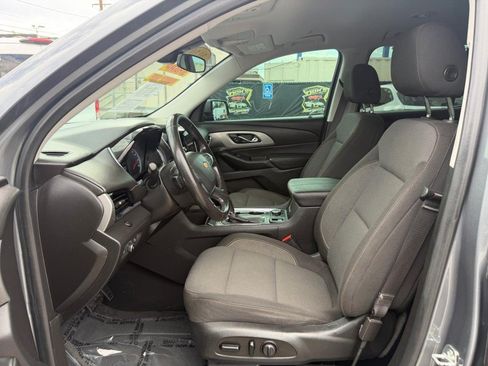 Used 2020 Chevrolet Traverse LT FWD image 17