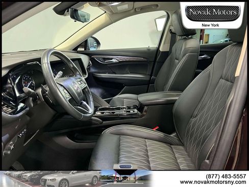 Used 2022 Buick Envision Avenir w/ Technology Package II image 16