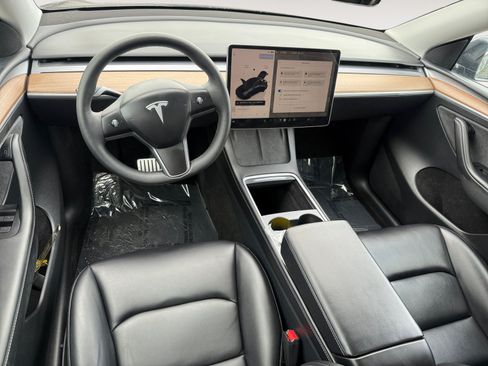Used 2024 Tesla Model Y Performance AWD/4WD image 15