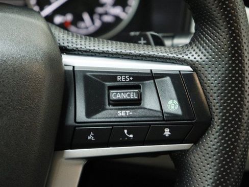 Used 2025 Mitsubishi Outlander SE FWD image 12