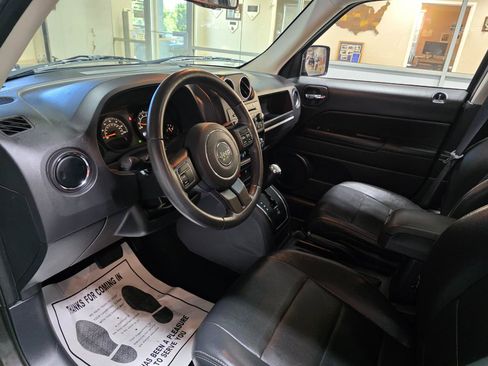 Used 2016 Jeep Patriot High Altitude AWD/4WD image 16