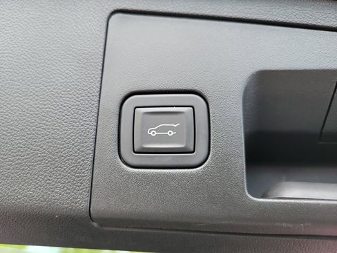 Certified 2025 Cadillac XT4 Premium Luxury FWD image 25