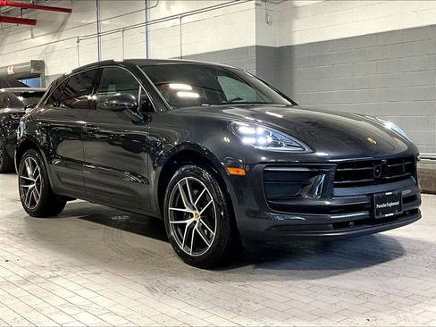 Certified 2025 Porsche Macan AWD/4WD image 7