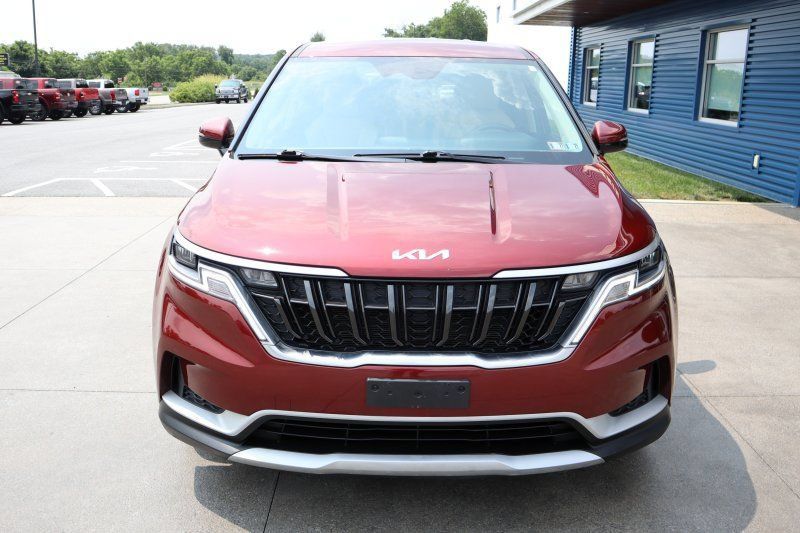 Used 2022 Kia Carnival LX FWD image 4