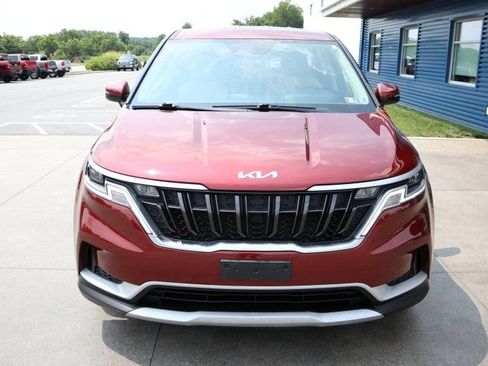Used 2022 Kia Carnival LX FWD image 4