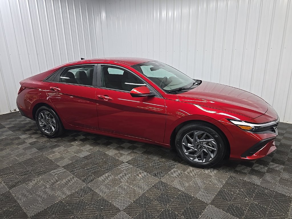 Used 2024 Hyundai Elantra SEL FWD image 1