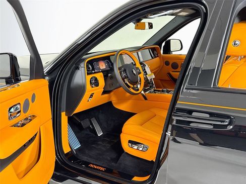 Used 2026 Rolls-Royce Cullinan image 12