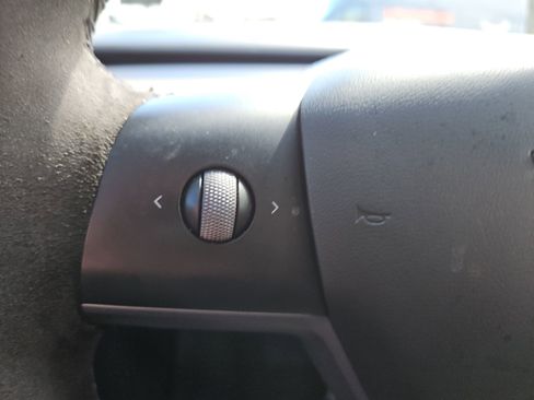 Used 2021 Tesla Model Y Long Range image 25