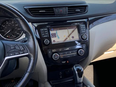 Used 2017 Nissan Rogue Sport SL w/ SL Premium Package image 7