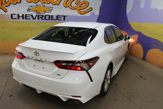 Used 2021 Toyota Camry SE FWD image 8