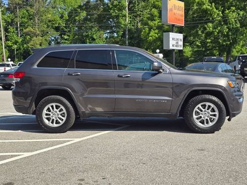 Used 2020 Jeep Grand Cherokee Laredo RWD image 6