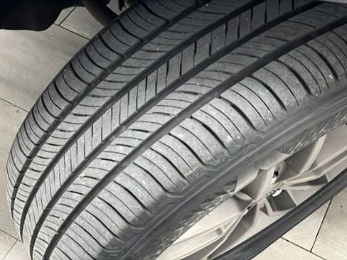 Used 2016 Jeep Grand Cherokee Laredo 75th Anniversary image 33