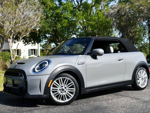 Used 2023 MINI Cooper S w/ Signature Upholstery Package FWD image 2