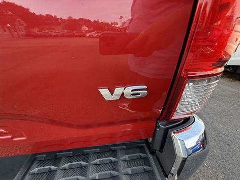 Used 2016 Toyota Tacoma TRD Sport w/ Towing Package image 34