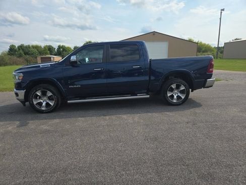 Used 2022 RAM 1500 Laramie AWD/4WD image 3