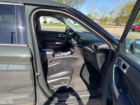 Certified 2023 Ford Explorer XLT w/ Equipment Group 202A AWD/4WD image 15