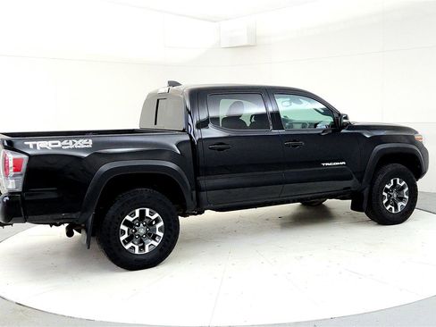 Used 2022 Toyota Tacoma TRD Off-Road w/ Technology Package image 6