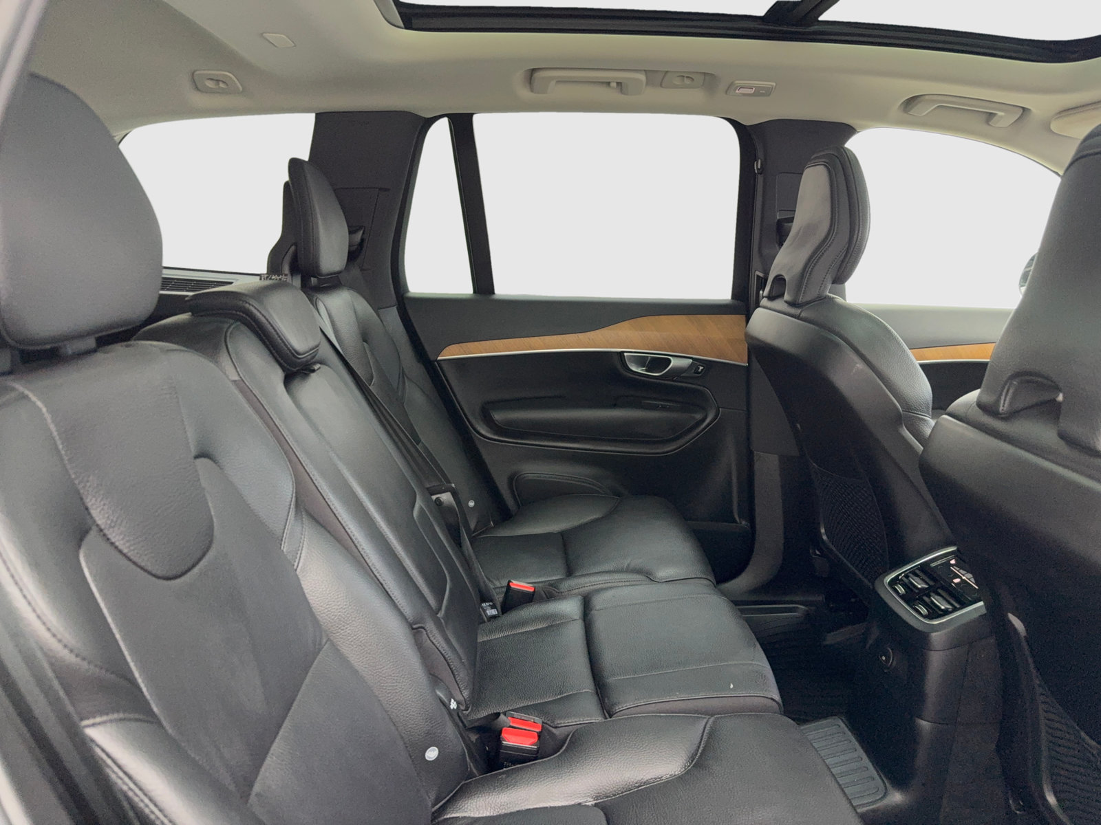 Used 2024 Volvo XC90 T8 Plus AWD/4WD image 47