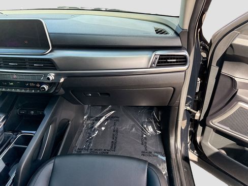 Used 2022 Kia Telluride LX FWD image 17