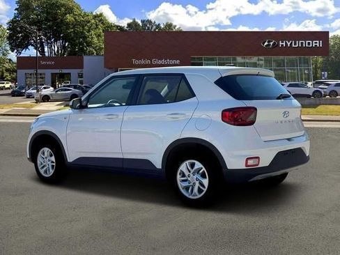 New 2026 Hyundai Venue SE FWD image 4