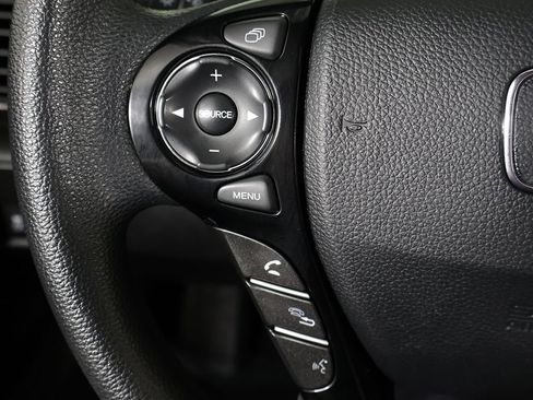 Used 2017 Honda Accord EX image 39