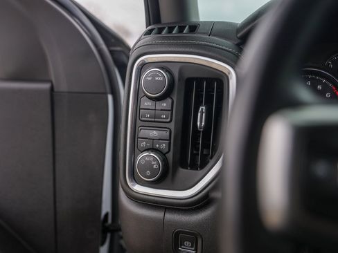 Used 2021 Chevrolet Silverado 1500 LT w/ Z71 Off-Road Package image 15