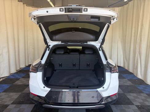 Used 2025 Chevrolet Equinox EV LT FWD image 10