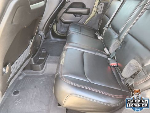 Used 2025 Jeep Wrangler Unlimited Rubicon w/ Technology Group image 37