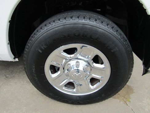 Used 2017 RAM 2500 Tradesman w/ Chrome Appearance Group RWD image 7