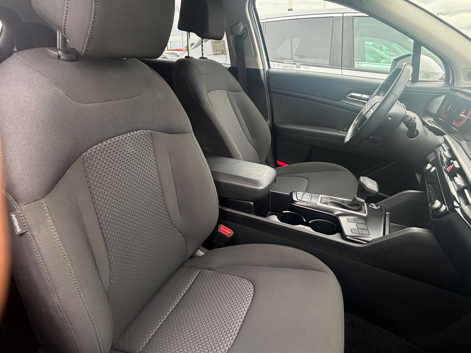 Used 2026 Kia Sportage LX FWD image 33
