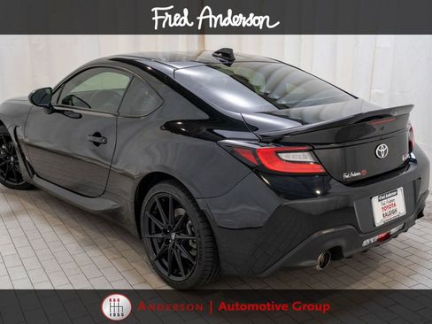 Used 2024 Toyota GR86 Premium RWD image 5