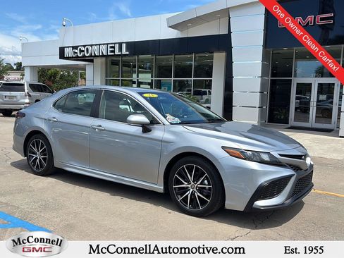 Used 2023 Toyota Camry SE image 1