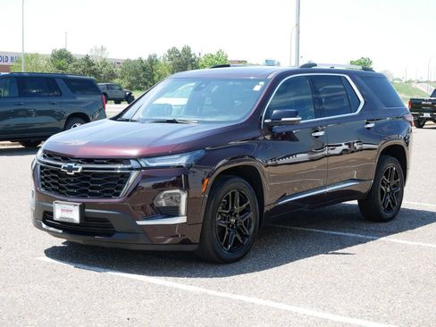 Used 2022 Chevrolet Traverse Premier w/ LPO, Blackout Package AWD/4WD image 5