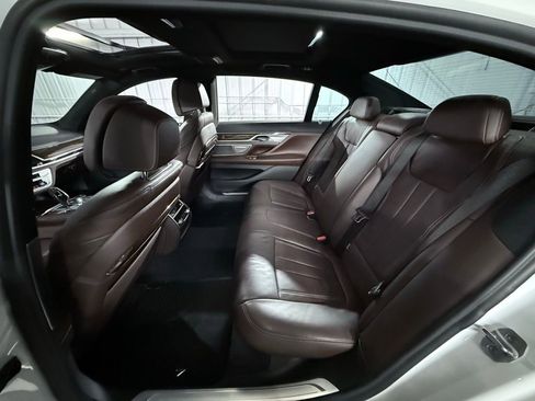 Used 2020 BMW 745e xDrive image 22