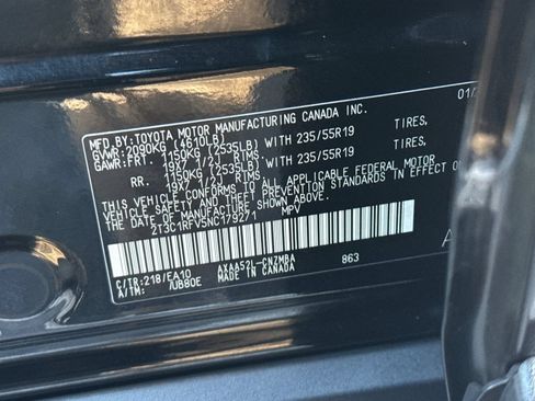 Used 2022 Toyota RAV4 XLE Premium FWD image 28